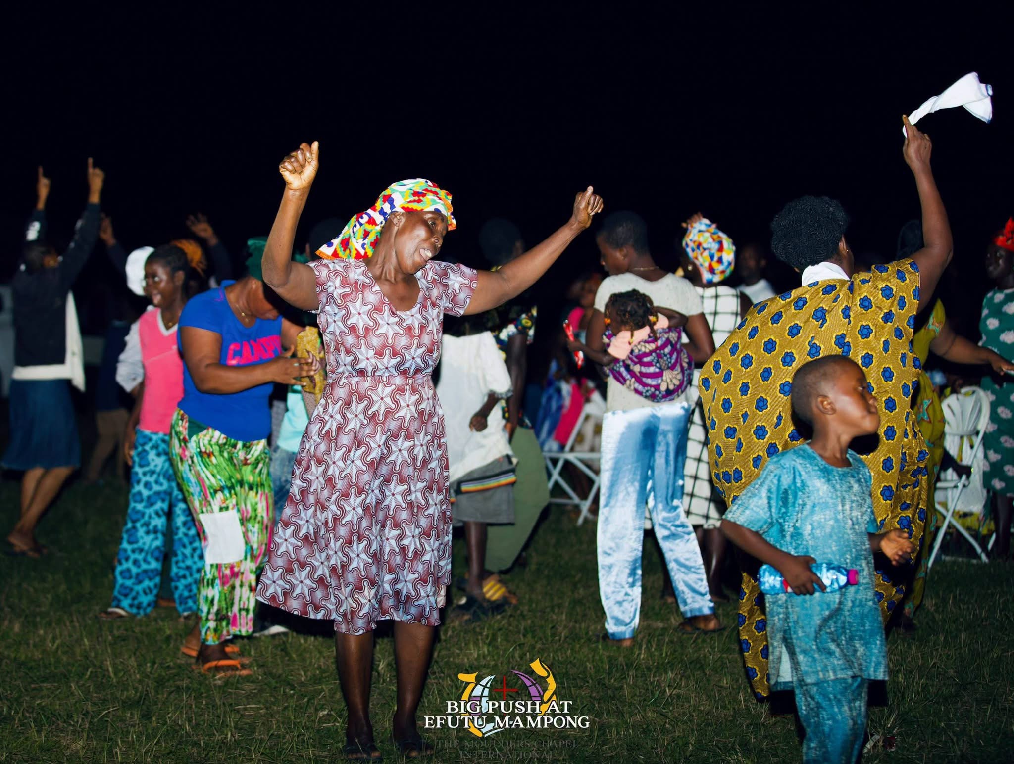 THE HEAVENS CAME DOWN, SOULS WERE WON, THERE WAS AN OUTPOURING OF THE HOLY SPIRIT.THE BIG PUSH SOUL WINNING CRUSADE AT EFUTU MAMPONG DAY 1 WAS FULL OF GOD’S GLORY .   THE BIG PUSH MINI CRUSADE. ITS A MOVEMENT TO SAVE SOULS AND IGNITE REVIVAL. WE ARE CALLING ON SPONSORS  AND PARTNERS TO HELP US TAKE