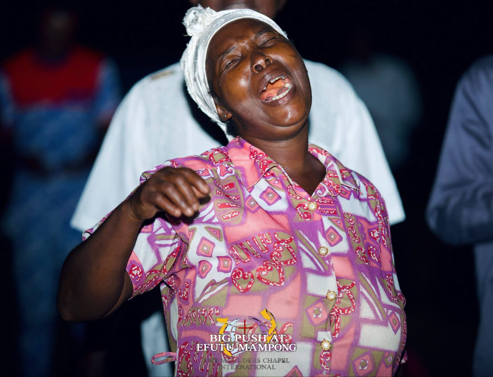 THE HEAVENS CAME DOWN, SOULS WERE WON, THERE WAS AN OUTPOURING OF THE HOLY SPIRIT.THE BIG PUSH SOUL WINNING CRUSADE AT EFUTU MAMPONG DAY 1 WAS FULL OF GOD’S GLORY .   THE BIG PUSH MINI CRUSADE. ITS A MOVEMENT TO SAVE SOULS AND IGNITE REVIVAL. WE ARE CALLING ON SPONSORS  AND PARTNERS TO HELP US TAKE
