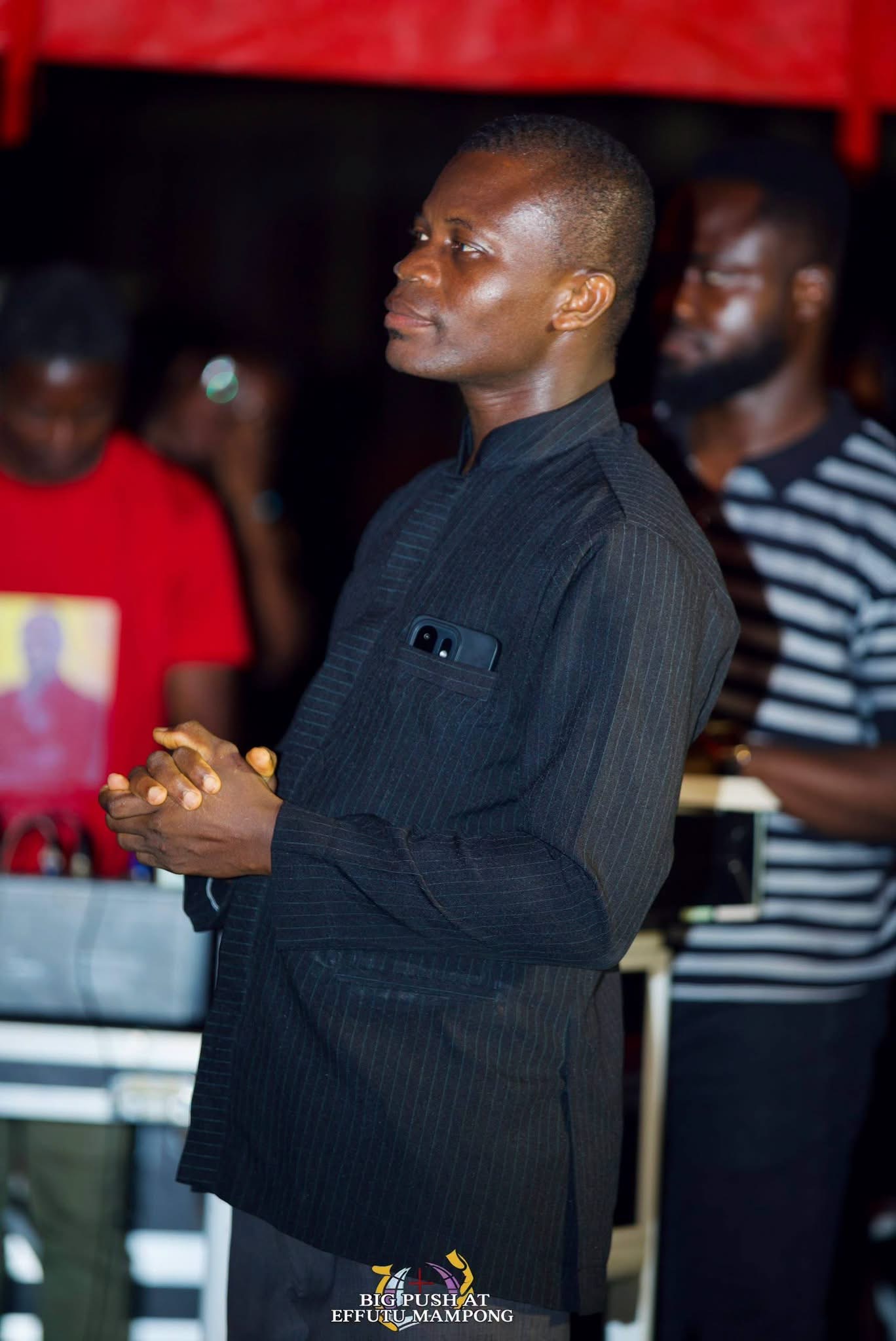 THE HEAVENS CAME DOWN, SOULS WERE WON, THERE WAS AN OUTPOURING OF THE HOLY SPIRIT.THE BIG PUSH SOUL WINNING CRUSADE AT EFUTU MAMPONG DAY 1 WAS FULL OF GOD’S GLORY .   THE BIG PUSH MINI CRUSADE. ITS A MOVEMENT TO SAVE SOULS AND IGNITE REVIVAL. WE ARE CALLING ON SPONSORS  AND PARTNERS TO HELP US TAKE