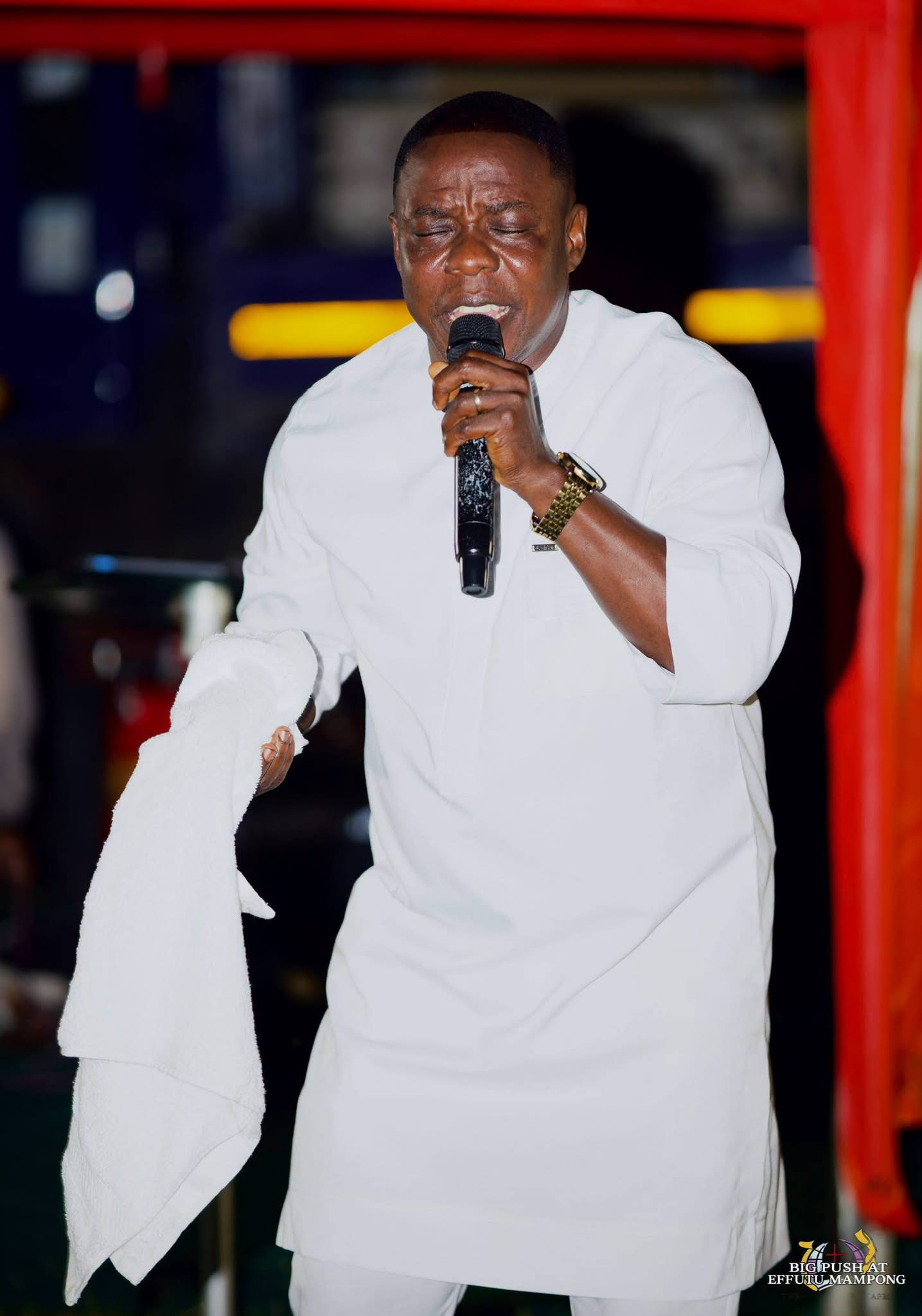 THE HEAVENS CAME DOWN, SOULS WERE WON, THERE WAS AN OUTPOURING OF THE HOLY SPIRIT.THE BIG PUSH SOUL WINNING CRUSADE AT EFUTU MAMPONG DAY 1 WAS FULL OF GOD’S GLORY .   THE BIG PUSH MINI CRUSADE. ITS A MOVEMENT TO SAVE SOULS AND IGNITE REVIVAL. WE ARE CALLING ON SPONSORS  AND PARTNERS TO HELP US TAKE