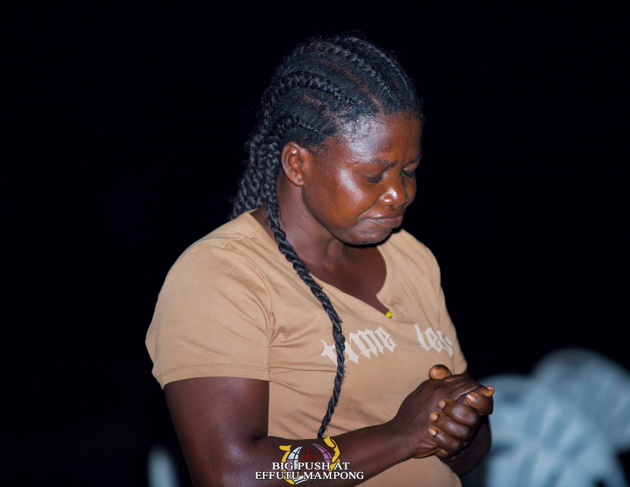 THE HEAVENS CAME DOWN, SOULS WERE WON, THERE WAS AN OUTPOURING OF THE HOLY SPIRIT.THE BIG PUSH SOUL WINNING CRUSADE AT EFUTU MAMPONG DAY 1 WAS FULL OF GOD’S GLORY .   THE BIG PUSH MINI CRUSADE. ITS A MOVEMENT TO SAVE SOULS AND IGNITE REVIVAL. WE ARE CALLING ON SPONSORS  AND PARTNERS TO HELP US TAKE