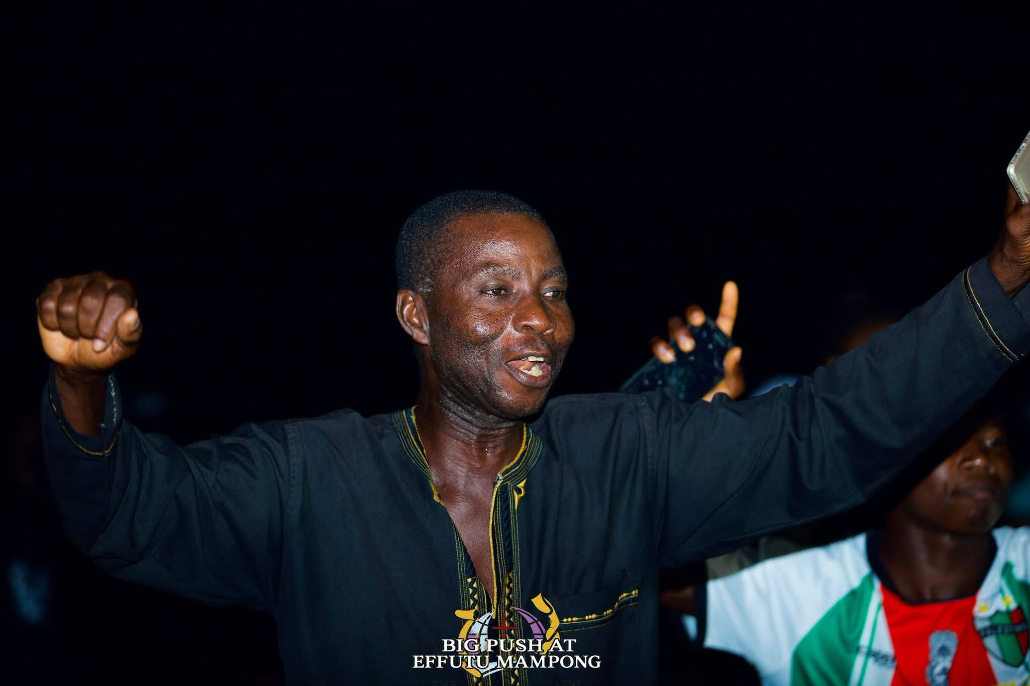 THE HEAVENS CAME DOWN, SOULS WERE WON, THERE WAS AN OUTPOURING OF THE HOLY SPIRIT.THE BIG PUSH SOUL WINNING CRUSADE AT EFUTU MAMPONG DAY 1 WAS FULL OF GOD’S GLORY .   THE BIG PUSH MINI CRUSADE. ITS A MOVEMENT TO SAVE SOULS AND IGNITE REVIVAL. WE ARE CALLING ON SPONSORS  AND PARTNERS TO HELP US TAKE