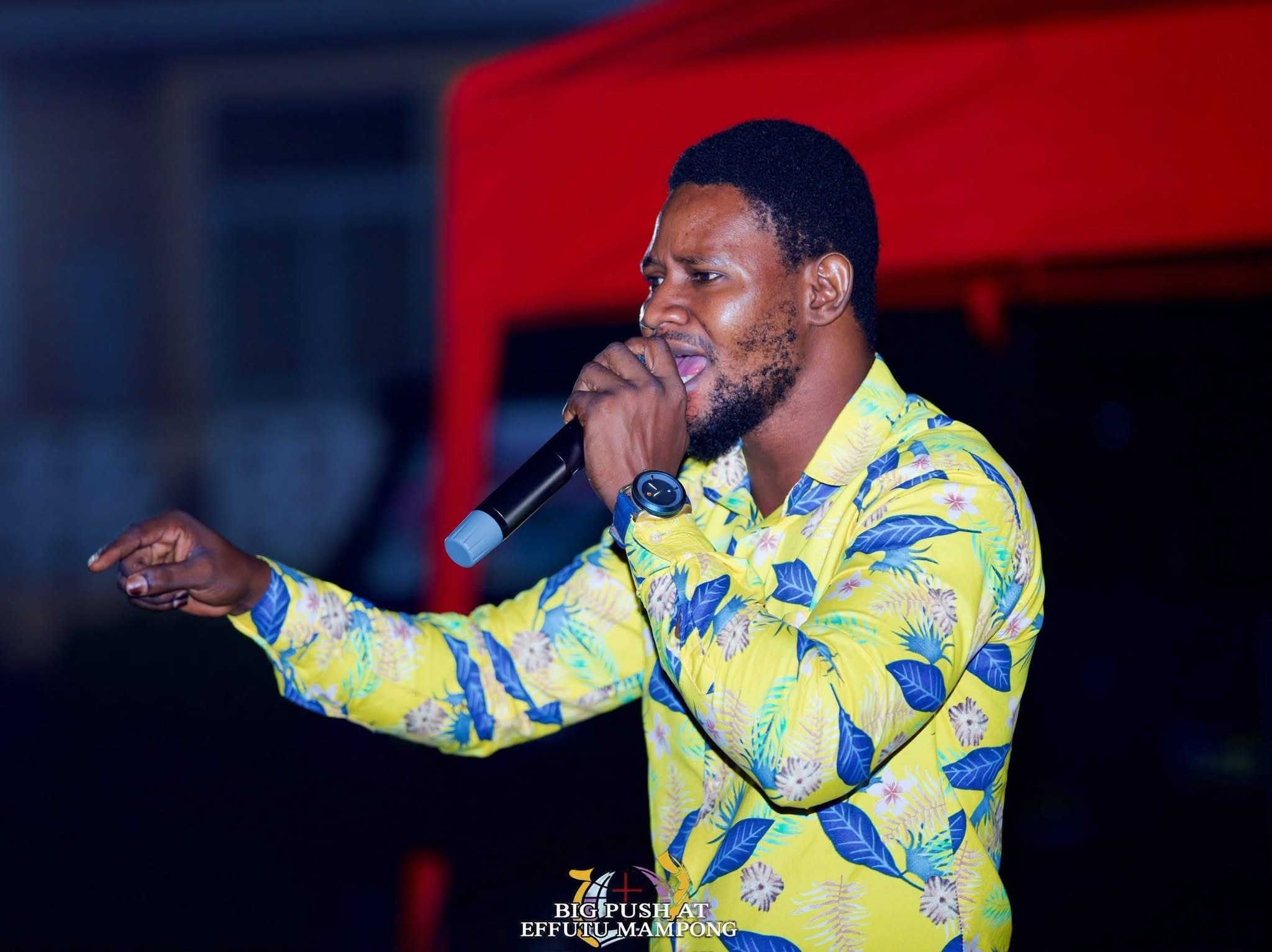 THE HEAVENS CAME DOWN, SOULS WERE WON, THERE WAS AN OUTPOURING OF THE HOLY SPIRIT.THE BIG PUSH SOUL WINNING CRUSADE AT EFUTU MAMPONG DAY 1 WAS FULL OF GOD’S GLORY .   THE BIG PUSH MINI CRUSADE. ITS A MOVEMENT TO SAVE SOULS AND IGNITE REVIVAL. WE ARE CALLING ON SPONSORS  AND PARTNERS TO HELP US TAKE
