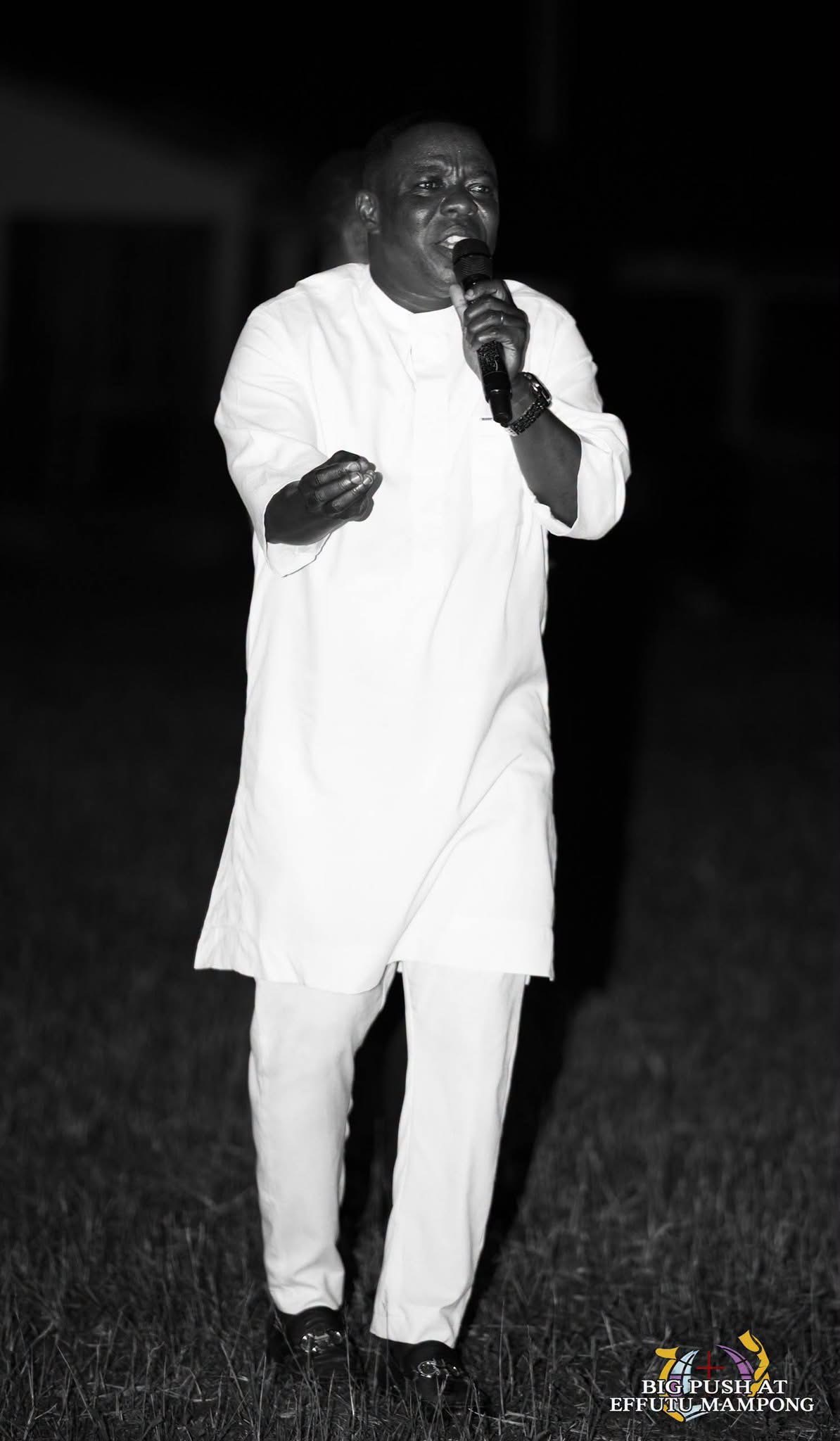 THE HEAVENS CAME DOWN, SOULS WERE WON, THERE WAS AN OUTPOURING OF THE HOLY SPIRIT.THE BIG PUSH SOUL WINNING CRUSADE AT EFUTU MAMPONG DAY 1 WAS FULL OF GOD’S GLORY .   THE BIG PUSH MINI CRUSADE. ITS A MOVEMENT TO SAVE SOULS AND IGNITE REVIVAL. WE ARE CALLING ON SPONSORS  AND PARTNERS TO HELP US TAKE