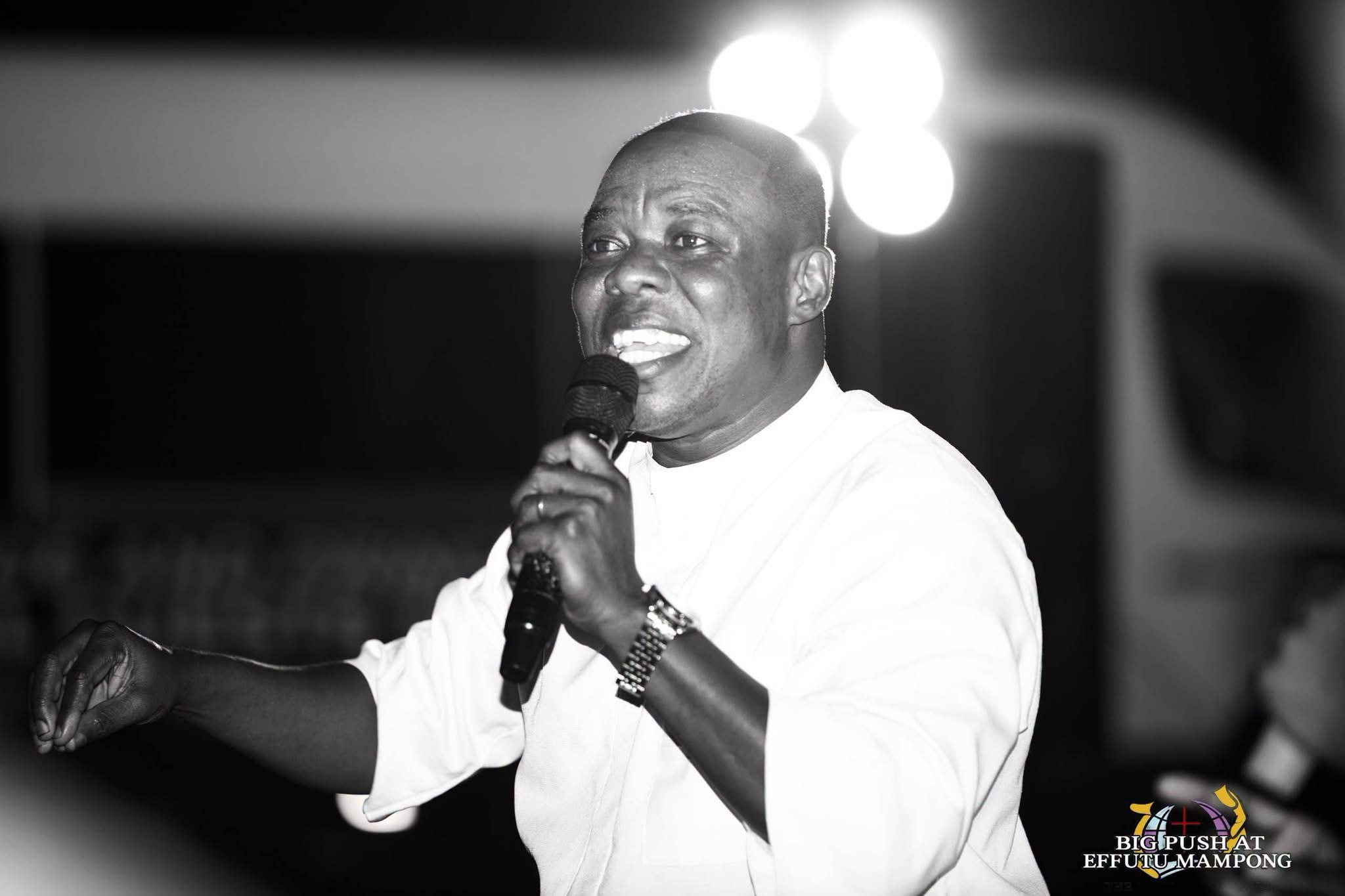THE HEAVENS CAME DOWN, SOULS WERE WON, THERE WAS AN OUTPOURING OF THE HOLY SPIRIT.THE BIG PUSH SOUL WINNING CRUSADE AT EFUTU MAMPONG DAY 1 WAS FULL OF GOD’S GLORY .   THE BIG PUSH MINI CRUSADE. ITS A MOVEMENT TO SAVE SOULS AND IGNITE REVIVAL. WE ARE CALLING ON SPONSORS  AND PARTNERS TO HELP US TAKE