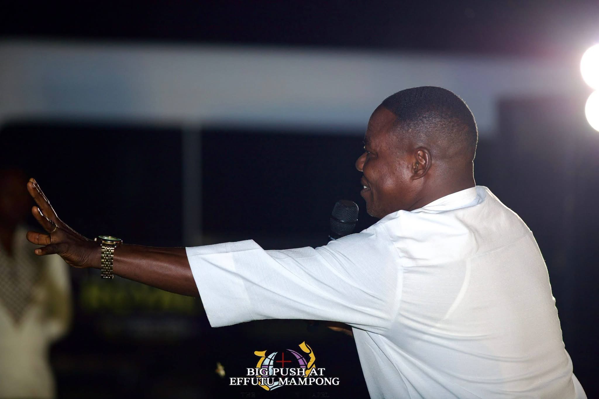 THE HEAVENS CAME DOWN, SOULS WERE WON, THERE WAS AN OUTPOURING OF THE HOLY SPIRIT.THE BIG PUSH SOUL WINNING CRUSADE AT EFUTU MAMPONG DAY 1 WAS FULL OF GOD’S GLORY .   THE BIG PUSH MINI CRUSADE. ITS A MOVEMENT TO SAVE SOULS AND IGNITE REVIVAL. WE ARE CALLING ON SPONSORS  AND PARTNERS TO HELP US TAKE