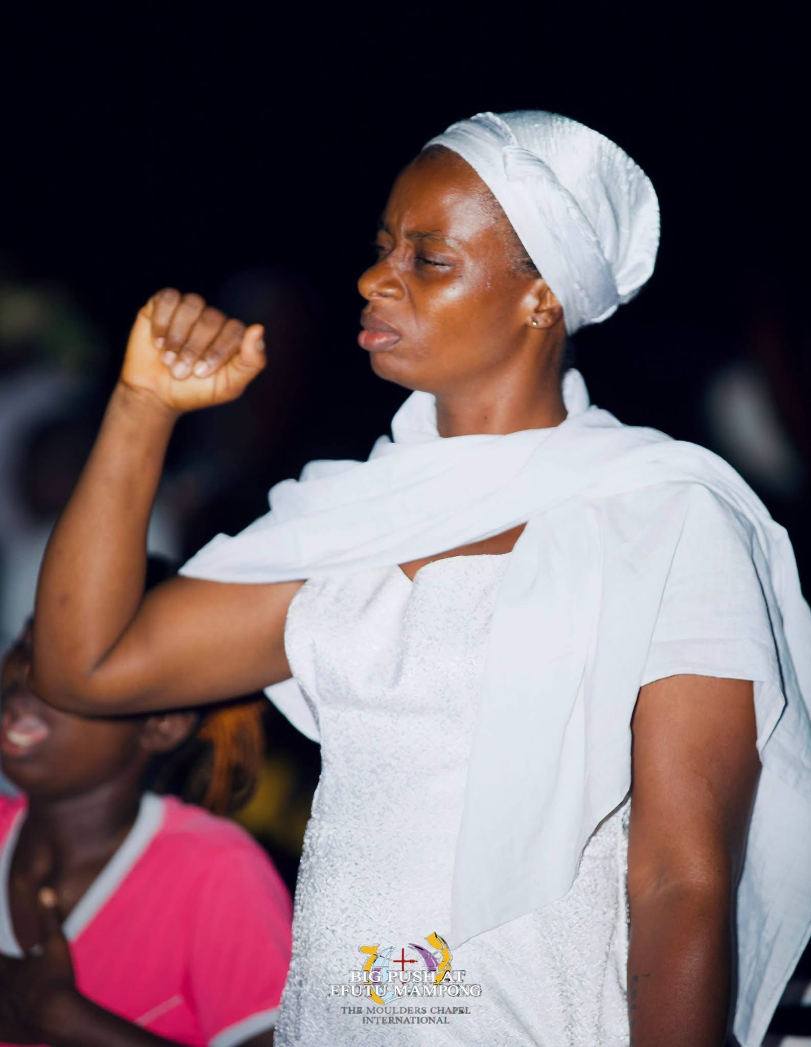 THE HEAVENS CAME DOWN, SOULS WERE WON, THERE WAS AN OUTPOURING OF THE HOLY SPIRIT.THE BIG PUSH SOUL WINNING CRUSADE AT EFUTU MAMPONG DAY 2 WAS FULL OF GOD’S GLORY .   THE BIG PUSH MINI CRUSADE. ITS A MOVEMENT TO SAVE SOULS AND IGNITE REVIVAL. WE ARE CALLING ON SPONSORS  AND PARTNERS TO HELP US TAKE