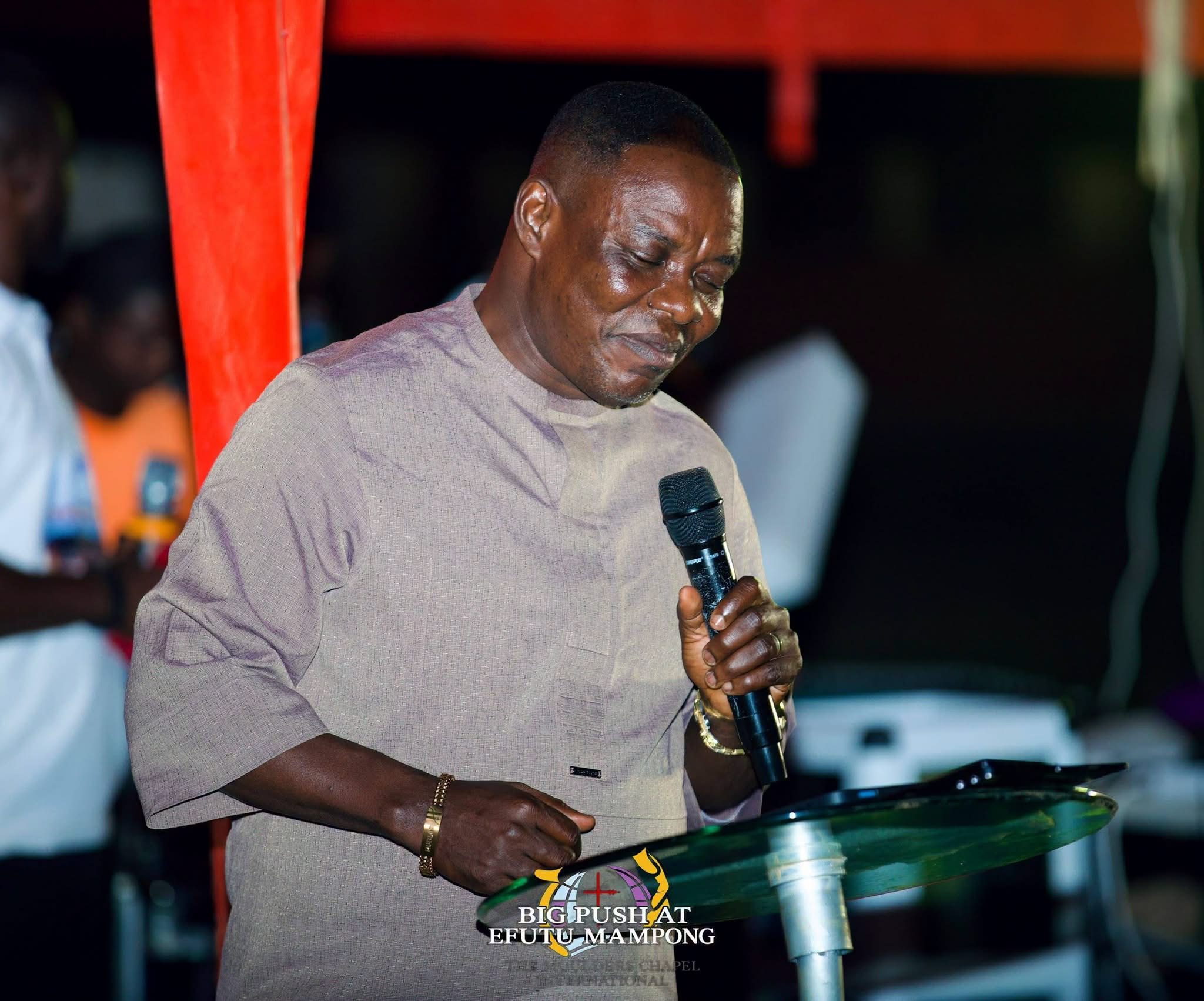 THE HEAVENS CAME DOWN, SOULS WERE WON, THERE WAS AN OUTPOURING OF THE HOLY SPIRIT.THE BIG PUSH SOUL WINNING CRUSADE AT EFUTU MAMPONG DAY 2 WAS FULL OF GOD’S GLORY .   THE BIG PUSH MINI CRUSADE. ITS A MOVEMENT TO SAVE SOULS AND IGNITE REVIVAL. WE ARE CALLING ON SPONSORS  AND PARTNERS TO HELP US TAKE