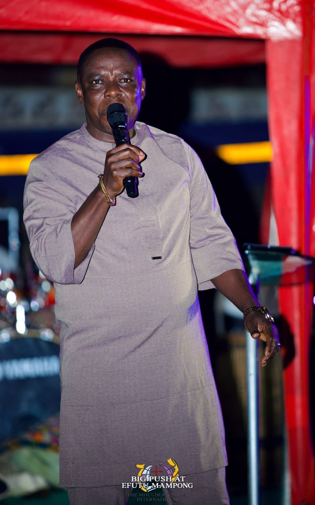 THE HEAVENS CAME DOWN, SOULS WERE WON, THERE WAS AN OUTPOURING OF THE HOLY SPIRIT.THE BIG PUSH SOUL WINNING CRUSADE AT EFUTU MAMPONG DAY 2 WAS FULL OF GOD’S GLORY .   THE BIG PUSH MINI CRUSADE. ITS A MOVEMENT TO SAVE SOULS AND IGNITE REVIVAL. WE ARE CALLING ON SPONSORS  AND PARTNERS TO HELP US TAKE