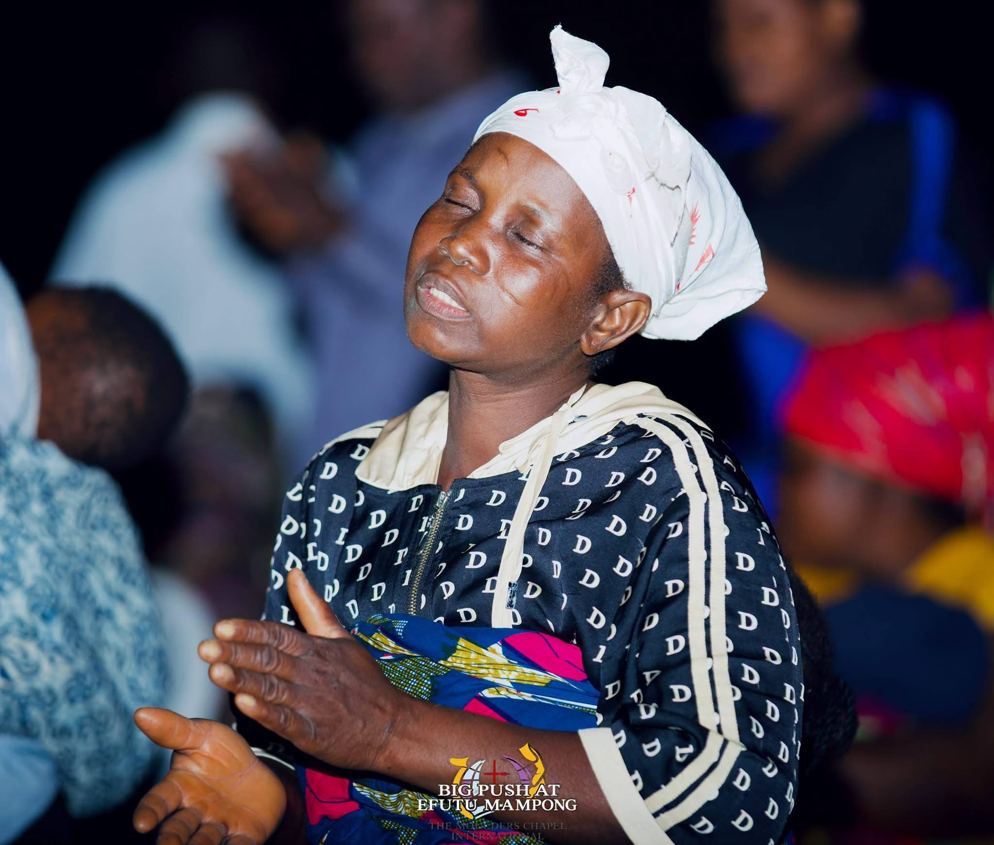 THE HEAVENS CAME DOWN, SOULS WERE WON, THERE WAS AN OUTPOURING OF THE HOLY SPIRIT.THE BIG PUSH SOUL WINNING CRUSADE AT EFUTU MAMPONG DAY 2 WAS FULL OF GOD’S GLORY .   THE BIG PUSH MINI CRUSADE. ITS A MOVEMENT TO SAVE SOULS AND IGNITE REVIVAL. WE ARE CALLING ON SPONSORS  AND PARTNERS TO HELP US TAKE