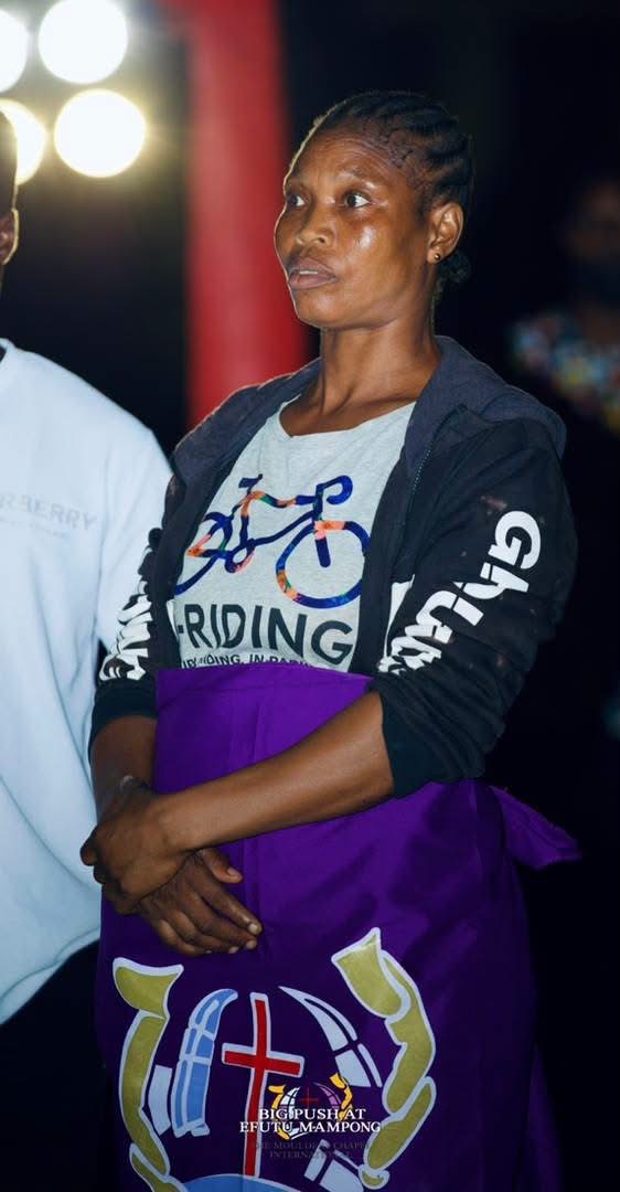 THE HEAVENS CAME DOWN, SOULS WERE WON, THERE WAS AN OUTPOURING OF THE HOLY SPIRIT.THE BIG PUSH SOUL WINNING CRUSADE AT EFUTU MAMPONG DAY 2 WAS FULL OF GOD’S GLORY .   THE BIG PUSH MINI CRUSADE. ITS A MOVEMENT TO SAVE SOULS AND IGNITE REVIVAL. WE ARE CALLING ON SPONSORS  AND PARTNERS TO HELP US TAKE