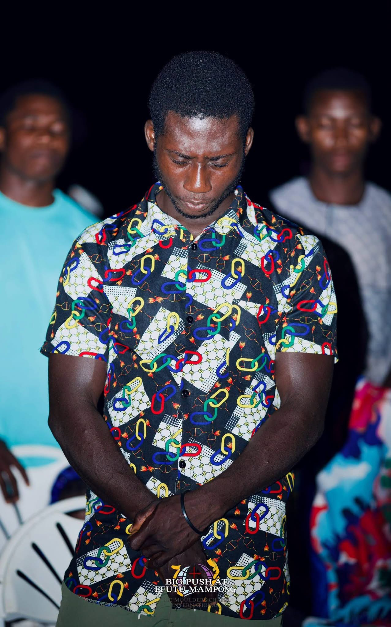 THE HEAVENS CAME DOWN, SOULS WERE WON, THERE WAS AN OUTPOURING OF THE HOLY SPIRIT.THE BIG PUSH SOUL WINNING CRUSADE AT EFUTU MAMPONG DAY 2 WAS FULL OF GOD’S GLORY .   THE BIG PUSH MINI CRUSADE. ITS A MOVEMENT TO SAVE SOULS AND IGNITE REVIVAL. WE ARE CALLING ON SPONSORS  AND PARTNERS TO HELP US TAKE