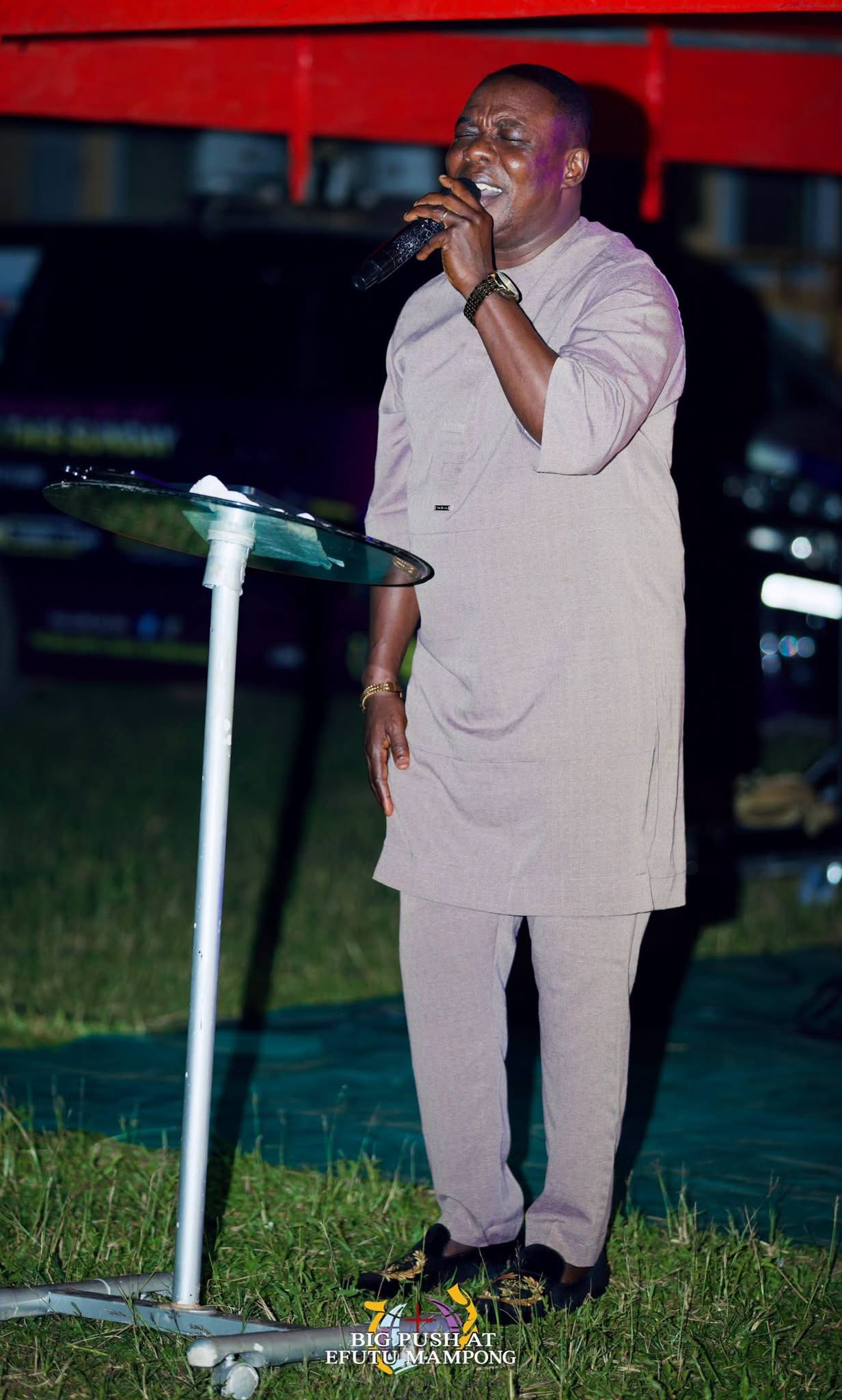 THE HEAVENS CAME DOWN, SOULS WERE WON, THERE WAS AN OUTPOURING OF THE HOLY SPIRIT.THE BIG PUSH SOUL WINNING CRUSADE AT EFUTU MAMPONG DAY 2 WAS FULL OF GOD’S GLORY .   THE BIG PUSH MINI CRUSADE. ITS A MOVEMENT TO SAVE SOULS AND IGNITE REVIVAL. WE ARE CALLING ON SPONSORS  AND PARTNERS TO HELP US TAKE