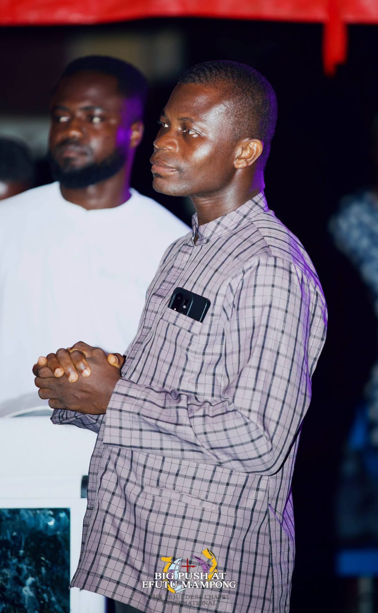 THE HEAVENS CAME DOWN, SOULS WERE WON, THERE WAS AN OUTPOURING OF THE HOLY SPIRIT.THE BIG PUSH SOUL WINNING CRUSADE AT EFUTU MAMPONG DAY 2 WAS FULL OF GOD’S GLORY .   THE BIG PUSH MINI CRUSADE. ITS A MOVEMENT TO SAVE SOULS AND IGNITE REVIVAL. WE ARE CALLING ON SPONSORS  AND PARTNERS TO HELP US TAKE