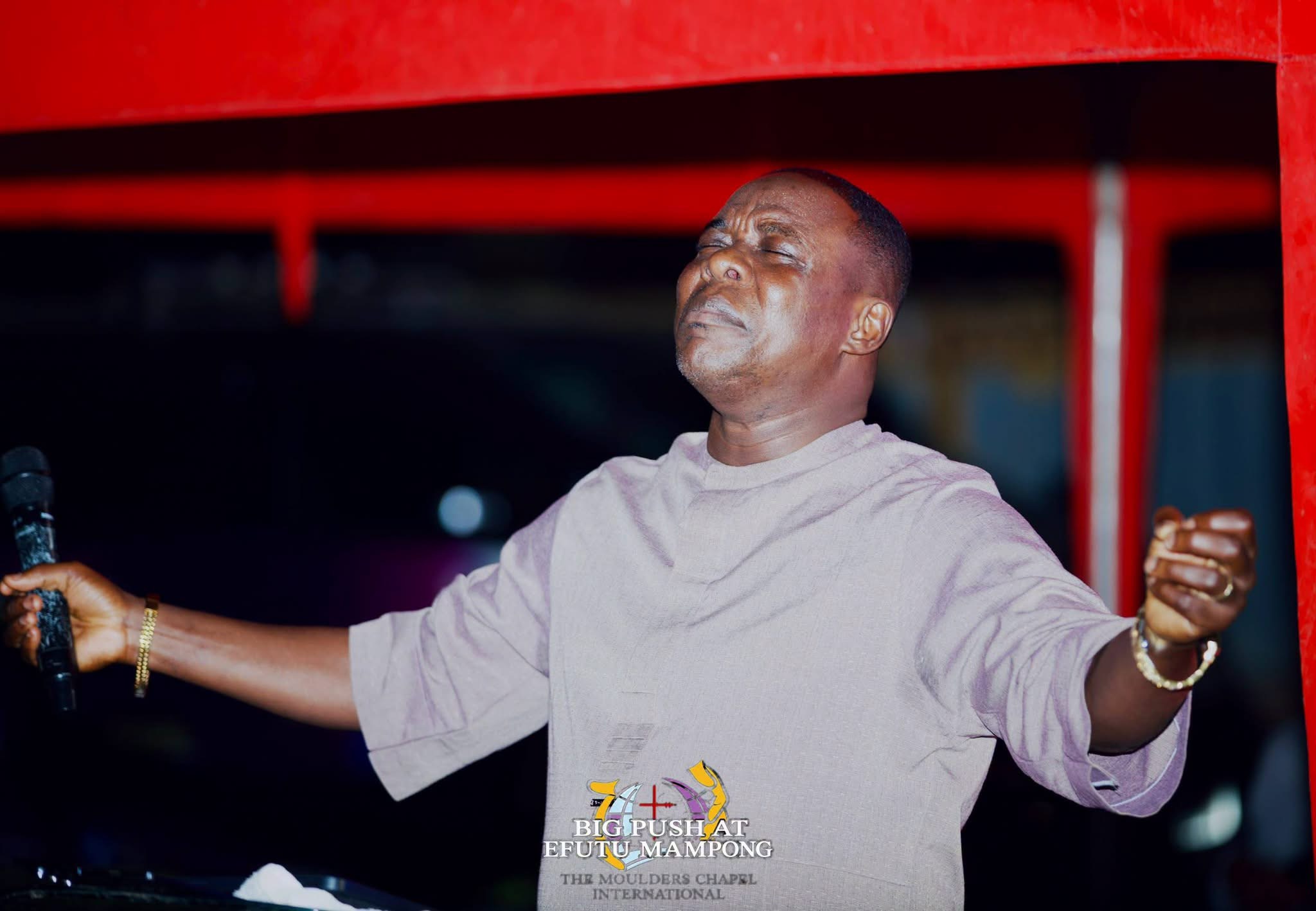 THE HEAVENS CAME DOWN, SOULS WERE WON, THERE WAS AN OUTPOURING OF THE HOLY SPIRIT.THE BIG PUSH SOUL WINNING CRUSADE AT EFUTU MAMPONG DAY 2 WAS FULL OF GOD’S GLORY .   THE BIG PUSH MINI CRUSADE. ITS A MOVEMENT TO SAVE SOULS AND IGNITE REVIVAL. WE ARE CALLING ON SPONSORS  AND PARTNERS TO HELP US TAKE