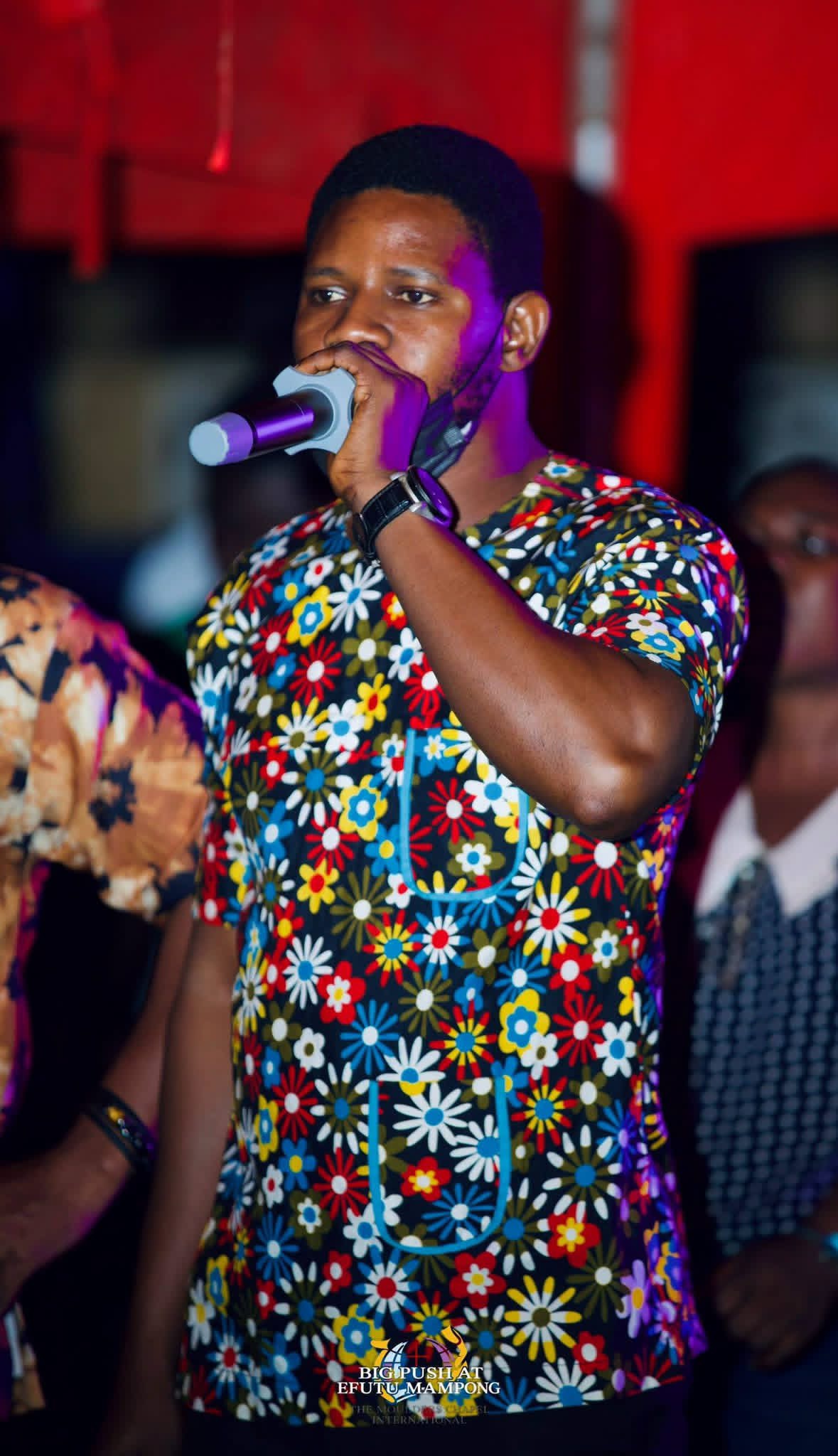 THE HEAVENS CAME DOWN, SOULS WERE WON, THERE WAS AN OUTPOURING OF THE HOLY SPIRIT.THE BIG PUSH SOUL WINNING CRUSADE AT EFUTU MAMPONG DAY 2 WAS FULL OF GOD’S GLORY .   THE BIG PUSH MINI CRUSADE. ITS A MOVEMENT TO SAVE SOULS AND IGNITE REVIVAL. WE ARE CALLING ON SPONSORS  AND PARTNERS TO HELP US TAKE