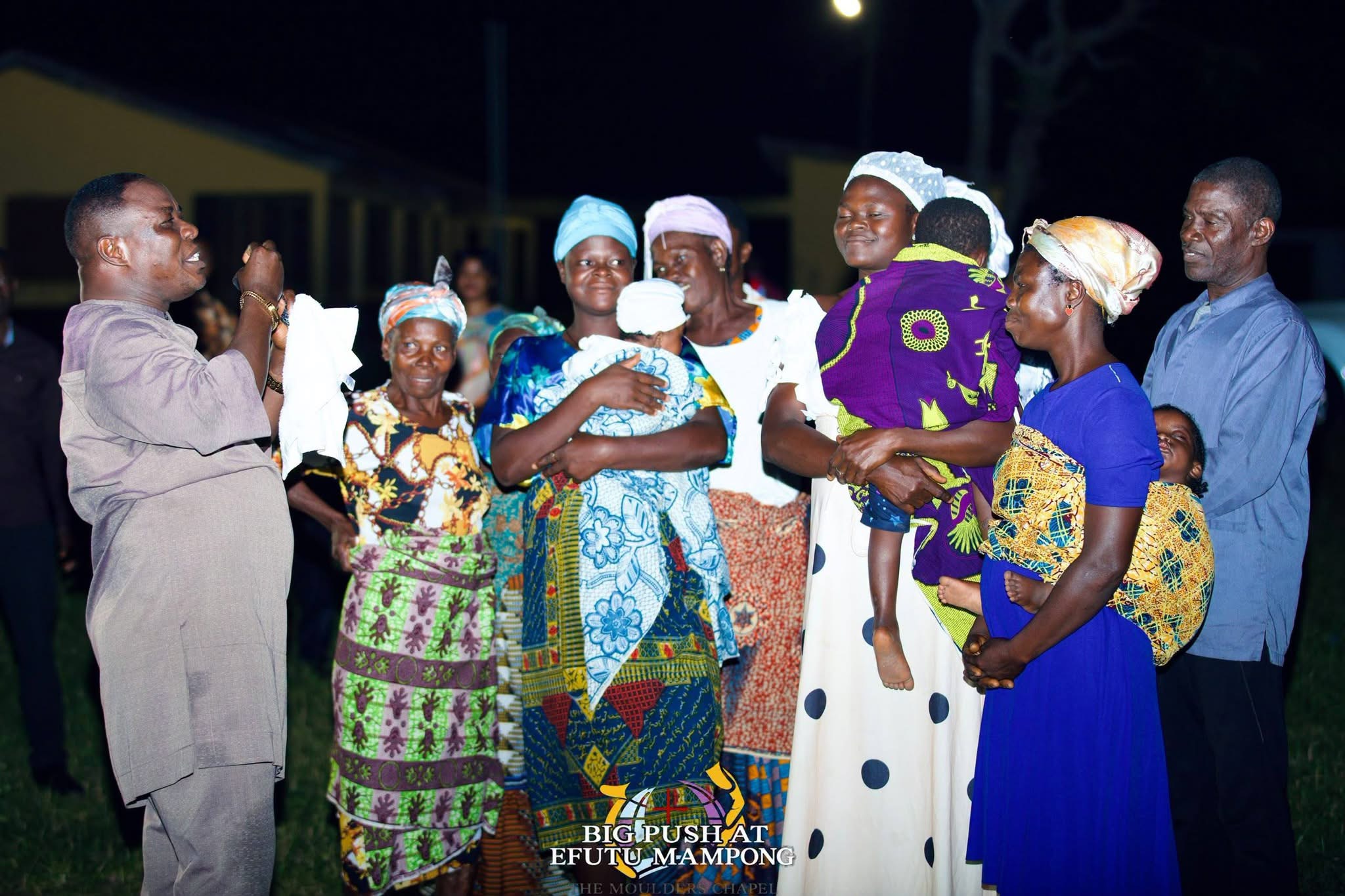 THE HEAVENS CAME DOWN, SOULS WERE WON, THERE WAS AN OUTPOURING OF THE HOLY SPIRIT.THE BIG PUSH SOUL WINNING CRUSADE AT EFUTU MAMPONG DAY 2 WAS FULL OF GOD’S GLORY .   THE BIG PUSH MINI CRUSADE. ITS A MOVEMENT TO SAVE SOULS AND IGNITE REVIVAL. WE ARE CALLING ON SPONSORS  AND PARTNERS TO HELP US TAKE