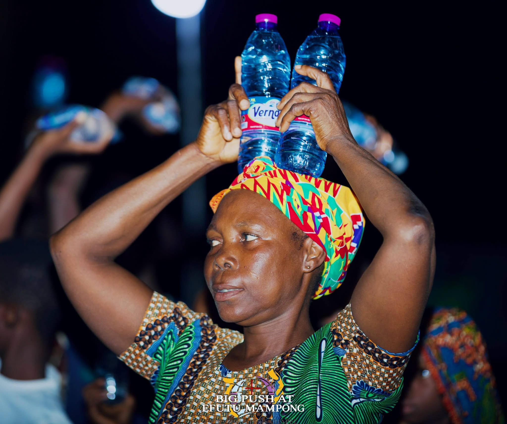 THE HEAVENS CAME DOWN, SOULS WERE WON, THERE WAS AN OUTPOURING OF THE HOLY SPIRIT.THE BIG PUSH SOUL WINNING CRUSADE AT EFUTU MAMPONG DAY 2 WAS FULL OF GOD’S GLORY .   THE BIG PUSH MINI CRUSADE. ITS A MOVEMENT TO SAVE SOULS AND IGNITE REVIVAL. WE ARE CALLING ON SPONSORS  AND PARTNERS TO HELP US TAKE