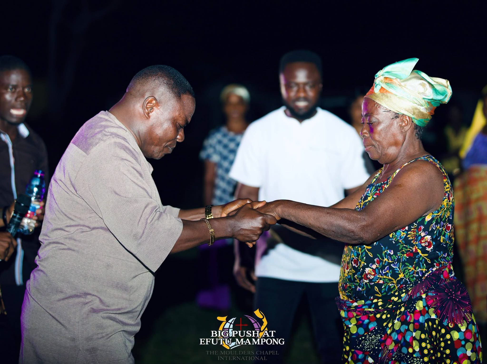 THE HEAVENS CAME DOWN, SOULS WERE WON, THERE WAS AN OUTPOURING OF THE HOLY SPIRIT.THE BIG PUSH SOUL WINNING CRUSADE AT EFUTU MAMPONG DAY 2 WAS FULL OF GOD’S GLORY .   THE BIG PUSH MINI CRUSADE. ITS A MOVEMENT TO SAVE SOULS AND IGNITE REVIVAL. WE ARE CALLING ON SPONSORS  AND PARTNERS TO HELP US TAKE