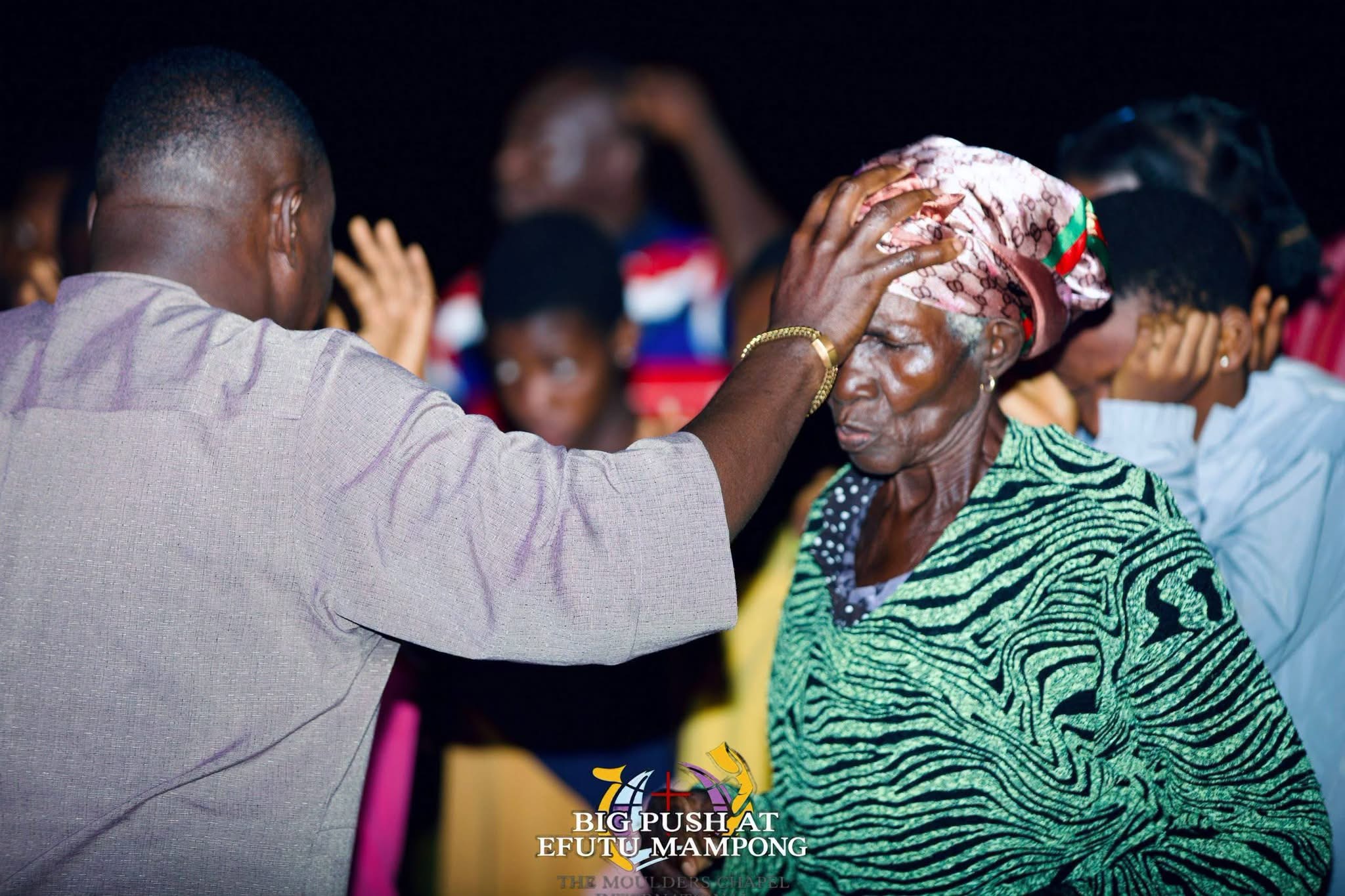 THE HEAVENS CAME DOWN, SOULS WERE WON, THERE WAS AN OUTPOURING OF THE HOLY SPIRIT.THE BIG PUSH SOUL WINNING CRUSADE AT EFUTU MAMPONG DAY 2 WAS FULL OF GOD’S GLORY .   THE BIG PUSH MINI CRUSADE. ITS A MOVEMENT TO SAVE SOULS AND IGNITE REVIVAL. WE ARE CALLING ON SPONSORS  AND PARTNERS TO HELP US TAKE