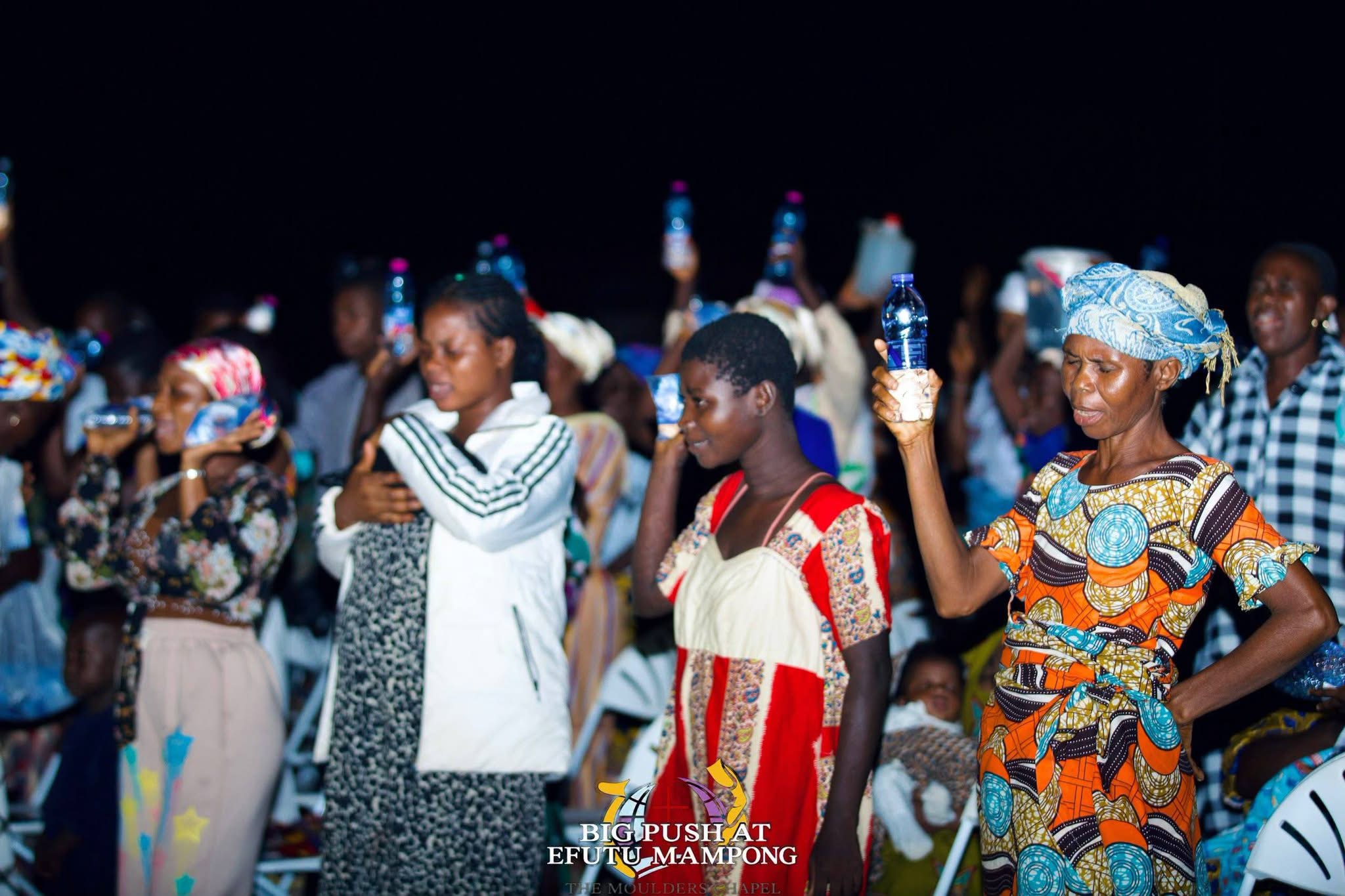THE HEAVENS CAME DOWN, SOULS WERE WON, THERE WAS AN OUTPOURING OF THE HOLY SPIRIT.THE BIG PUSH SOUL WINNING CRUSADE AT EFUTU MAMPONG DAY 2 WAS FULL OF GOD’S GLORY .   THE BIG PUSH MINI CRUSADE. ITS A MOVEMENT TO SAVE SOULS AND IGNITE REVIVAL. WE ARE CALLING ON SPONSORS  AND PARTNERS TO HELP US TAKE