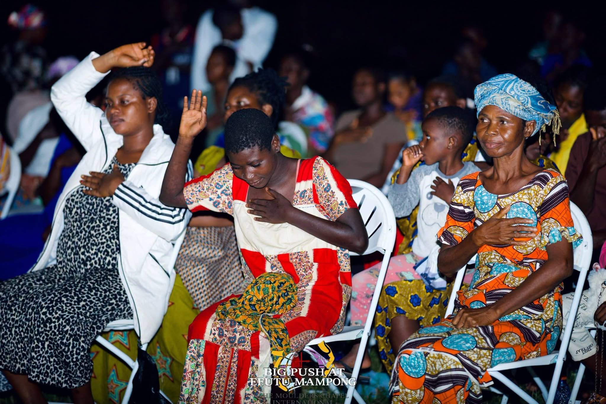 THE HEAVENS CAME DOWN, SOULS WERE WON, THERE WAS AN OUTPOURING OF THE HOLY SPIRIT.THE BIG PUSH SOUL WINNING CRUSADE AT EFUTU MAMPONG DAY 2 WAS FULL OF GOD’S GLORY .   THE BIG PUSH MINI CRUSADE. ITS A MOVEMENT TO SAVE SOULS AND IGNITE REVIVAL. WE ARE CALLING ON SPONSORS  AND PARTNERS TO HELP US TAKE