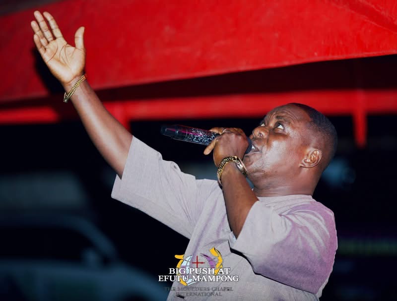 THE HEAVENS CAME DOWN, SOULS WERE WON, THERE WAS AN OUTPOURING OF THE HOLY SPIRIT.THE BIG PUSH SOUL WINNING CRUSADE AT EFUTU MAMPONG DAY 2 WAS FULL OF GOD’S GLORY .   THE BIG PUSH MINI CRUSADE. ITS A MOVEMENT TO SAVE SOULS AND IGNITE REVIVAL. WE ARE CALLING ON SPONSORS  AND PARTNERS TO HELP US TAKE